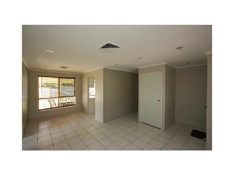 37 Murrumbidgee Street, Hillcrest QLD 4118
