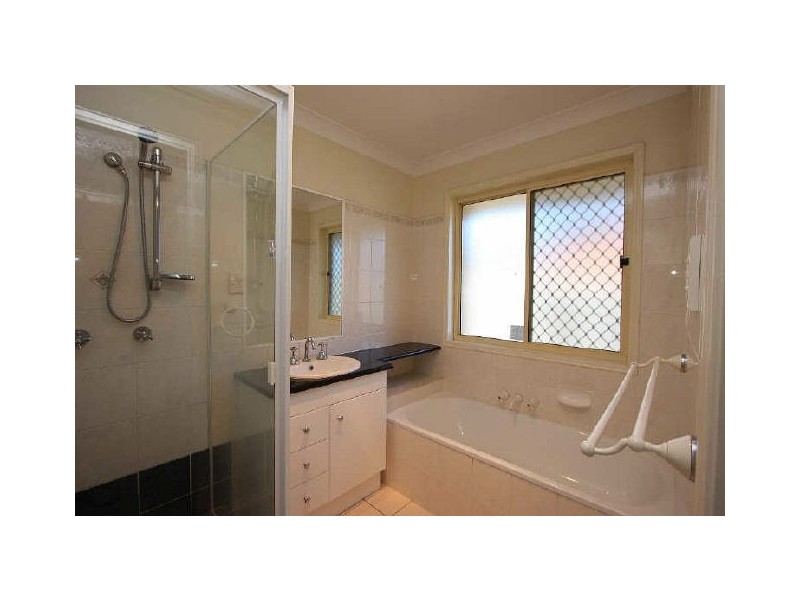 3 Conferta Place, Regents Park QLD 4118