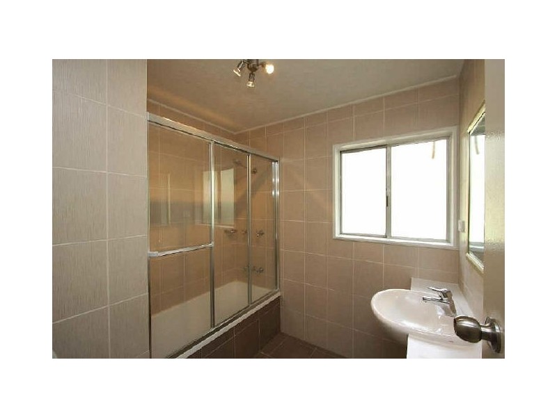 14 Laughlin Street, Kingston QLD 4114