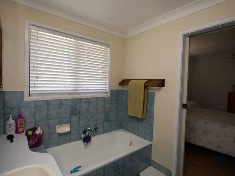 11 Bursaria Street, Crestmead QLD 4132