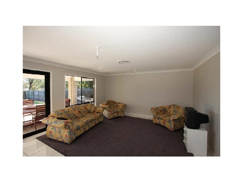 34 St John’s Way, Boronia Heights QLD 4124