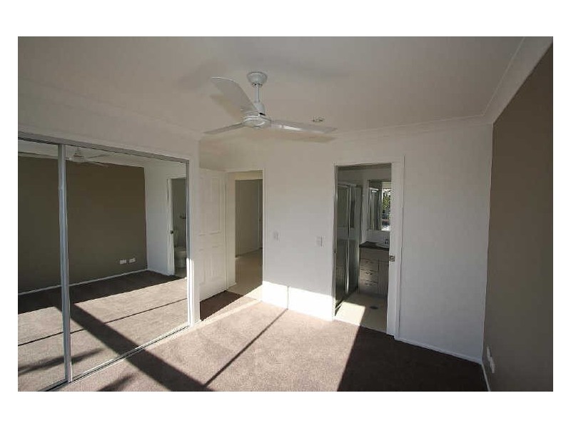 4 Pebbles Court, Berrinba QLD 4117