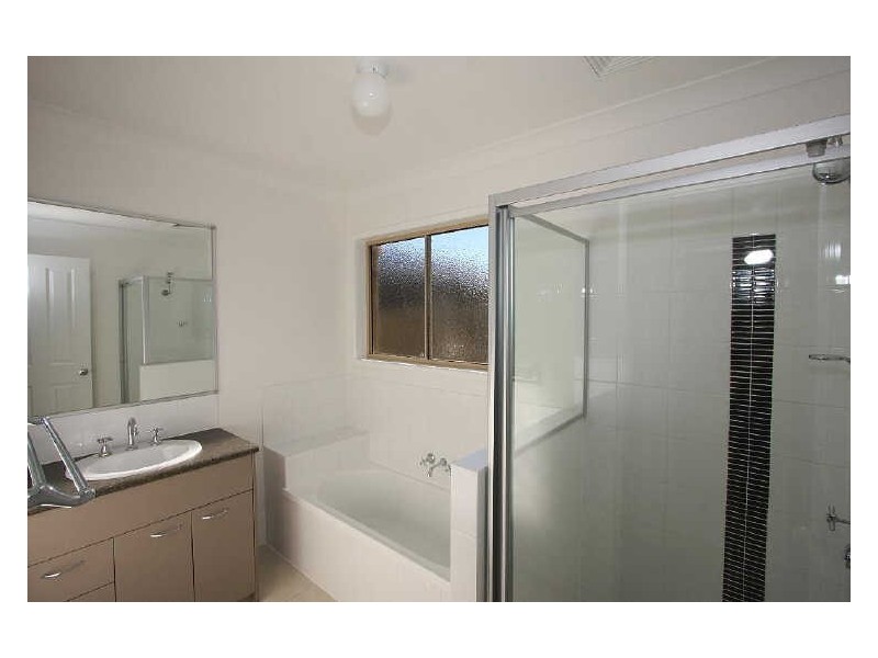 4 Pebbles Court, Berrinba QLD 4117