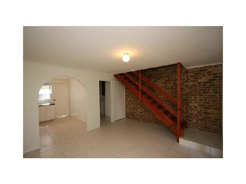 2/31 North Road, Woodridge QLD 4114