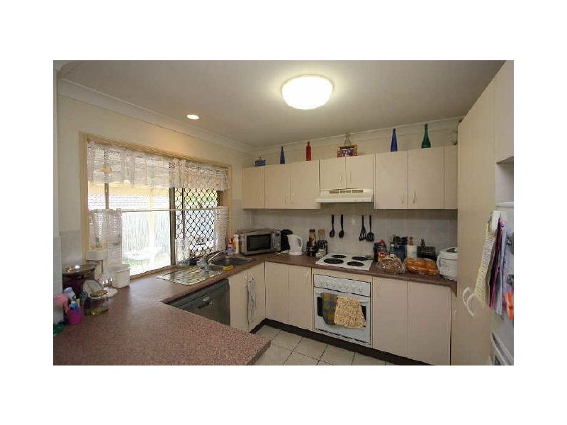 12 Fromelles Court, Regents Park QLD 4118