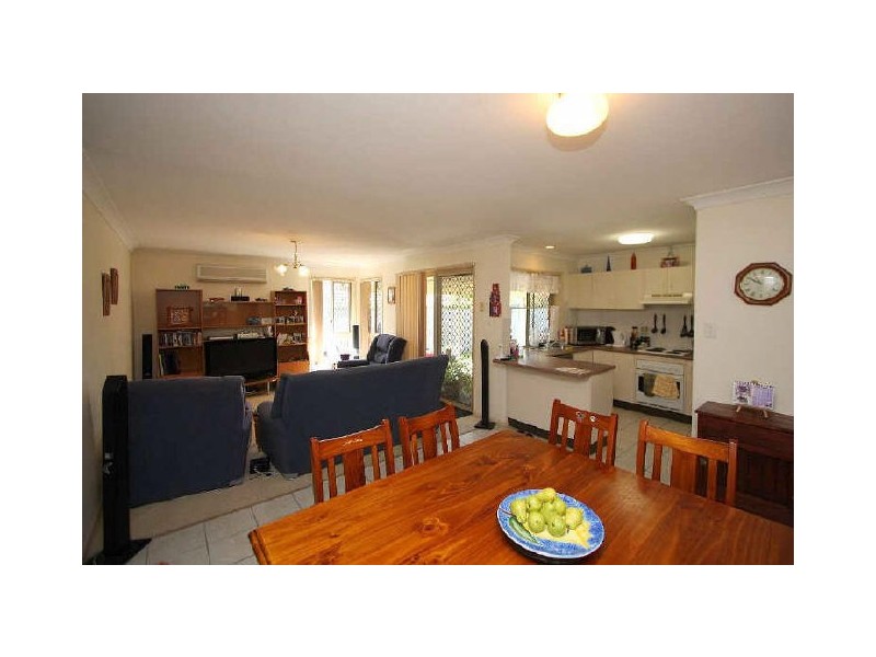12 Fromelles Court, Regents Park QLD 4118