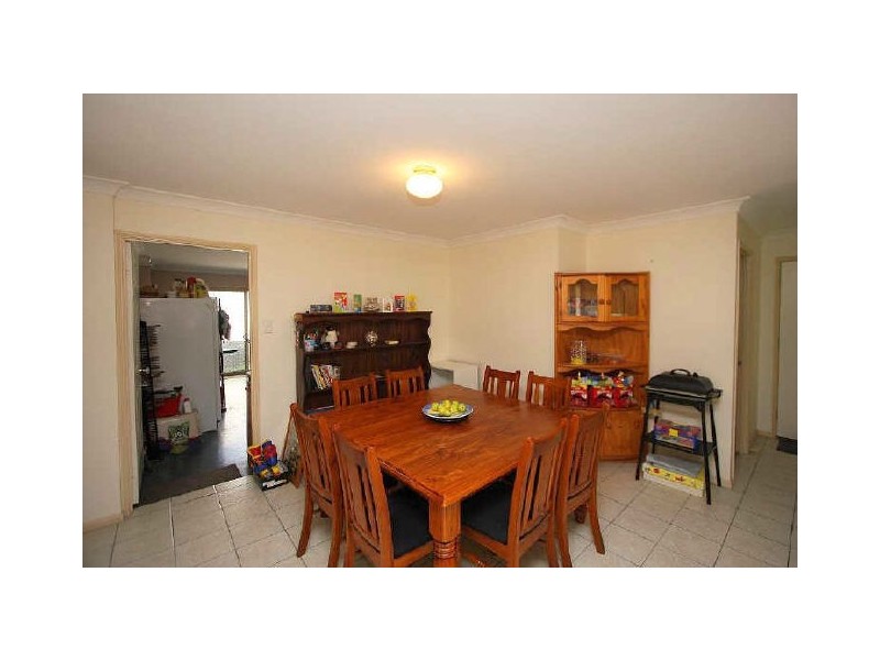 12 Fromelles Court, Regents Park QLD 4118