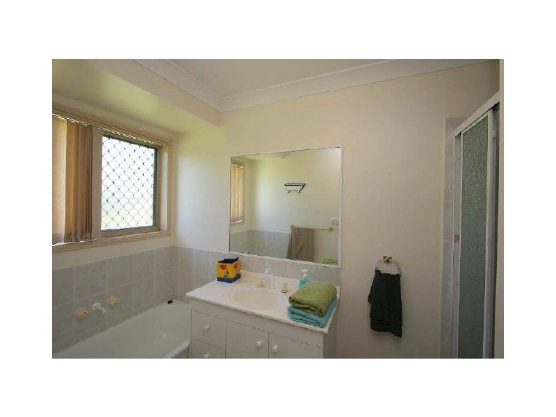 12 Fromelles Court, Regents Park QLD 4118