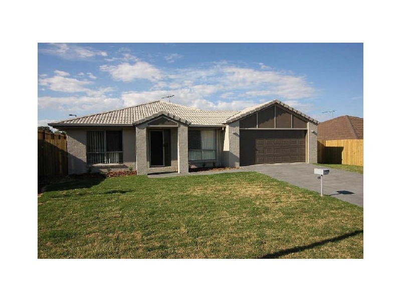 8 Delaforce Street, Regents Park QLD 4118