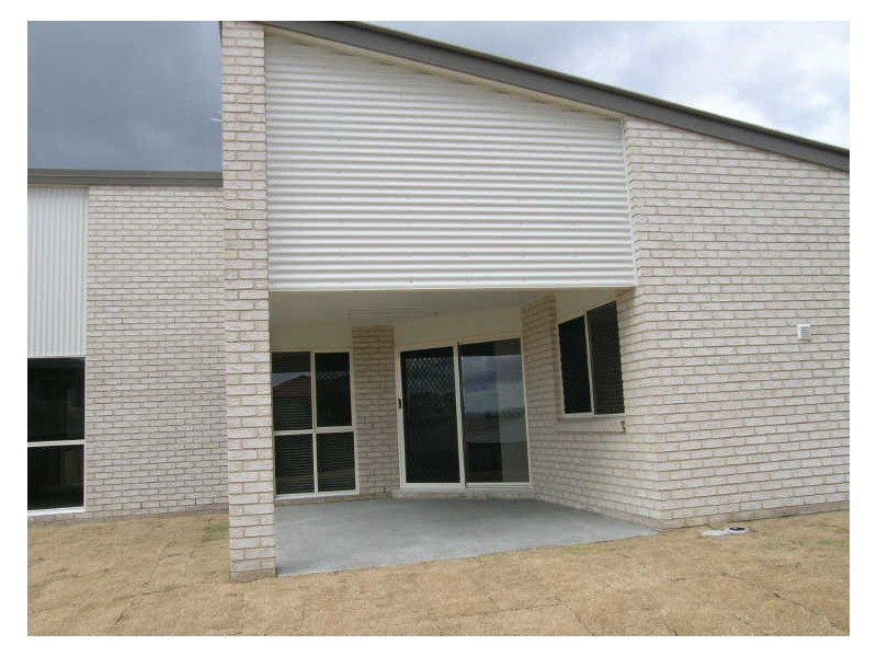 35 Charlton Place, Regents Park QLD 4118