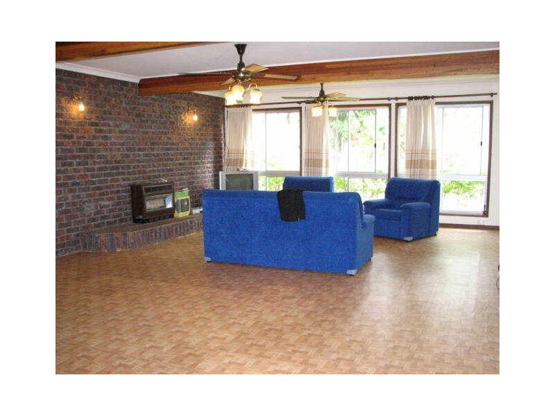 19 Green Road, Park Ridge QLD 4125