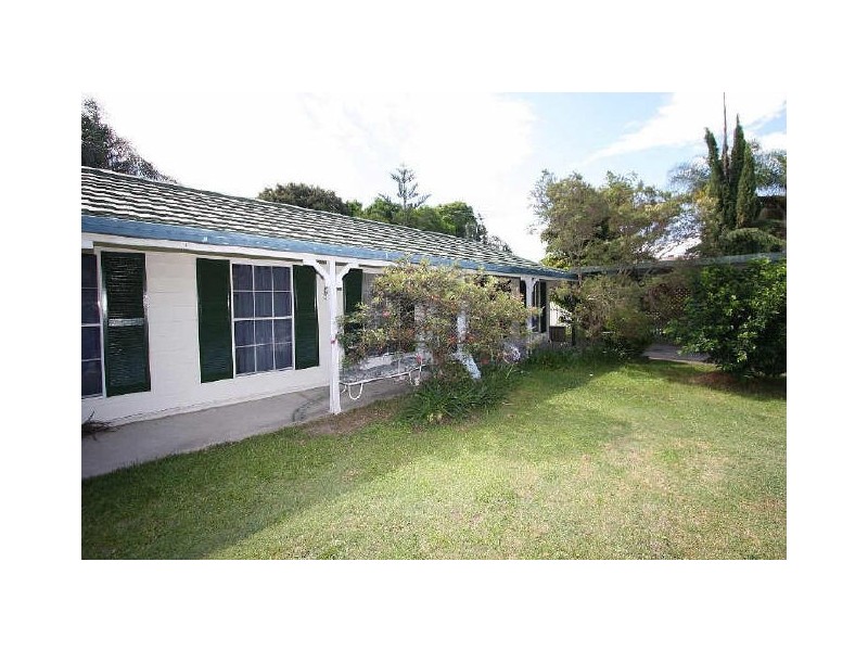 8 Holcus Court, Crestmead QLD 4132