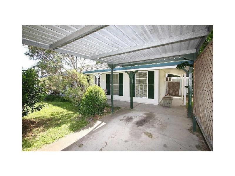 8 Holcus Court, Crestmead QLD 4132