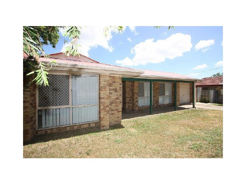 67 Middle Road, Hillcrest QLD 4118