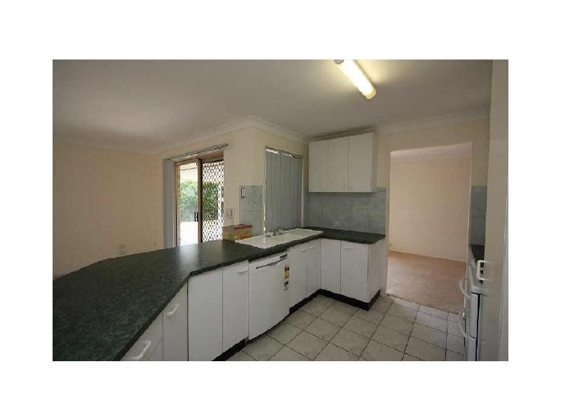 67 Middle Road, Hillcrest QLD 4118