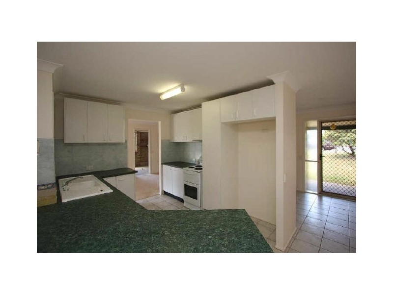 67 Middle Road, Hillcrest QLD 4118