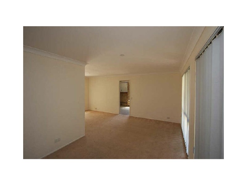 67 Middle Road, Hillcrest QLD 4118