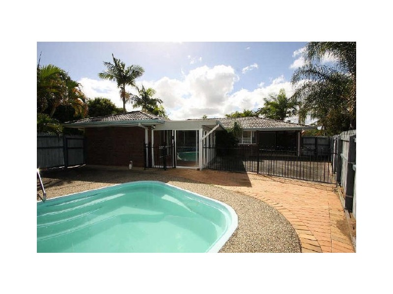 7 Calluna Court, Regents Park QLD 4118