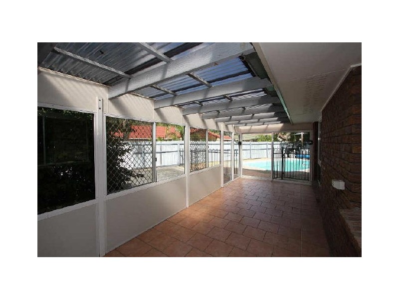 7 Calluna Court, Regents Park QLD 4118