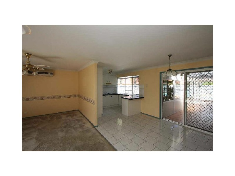 7 Calluna Court, Regents Park QLD 4118