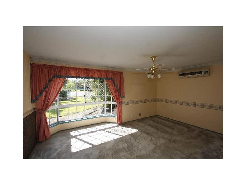 7 Calluna Court, Regents Park QLD 4118