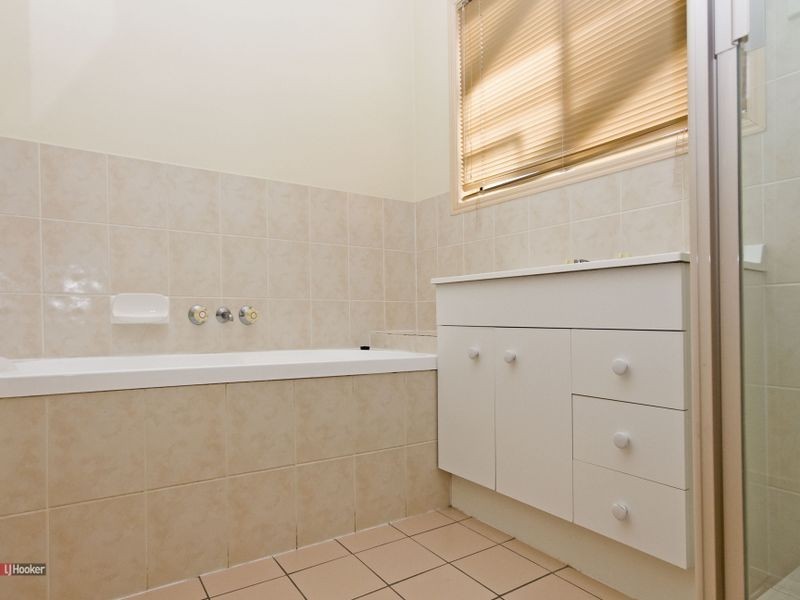 1/5 Billabong Drive, Crestmead QLD 4132