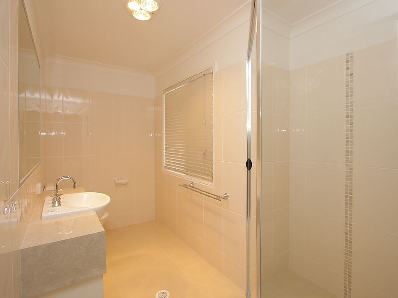 Unit 1/22 Charlton Place, Regents Park QLD 4118