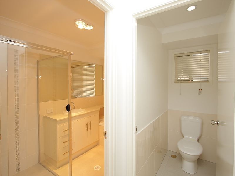 Unit 1/22 Charlton Place, Regents Park QLD 4118