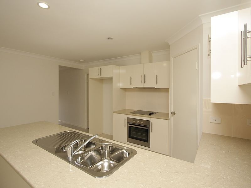 Unit 1/22 Charlton Place, Regents Park QLD 4118