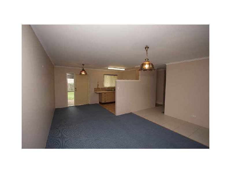105 Waratah Drive, Crestmead QLD 4132