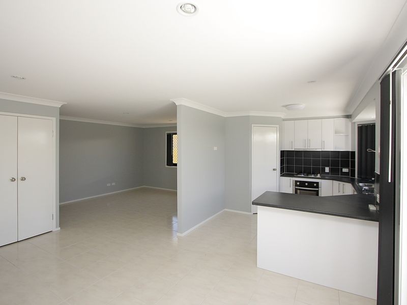 2 Tenielle Street, Boronia Heights QLD 4124