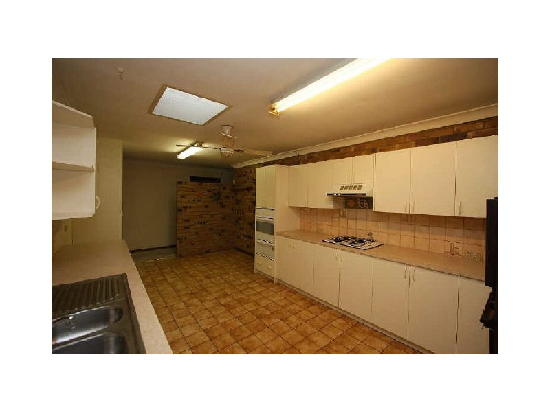 6 Aquila Court, Regents Park QLD 4118