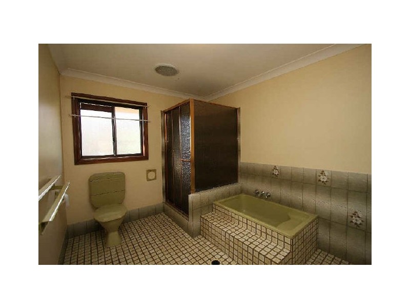 6 Aquila Court, Regents Park QLD 4118