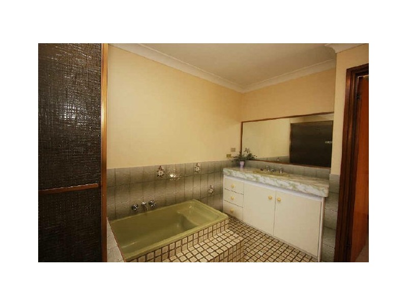 6 Aquila Court, Regents Park QLD 4118