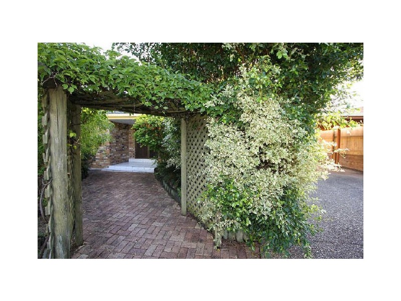 6 Aquila Court, Regents Park QLD 4118