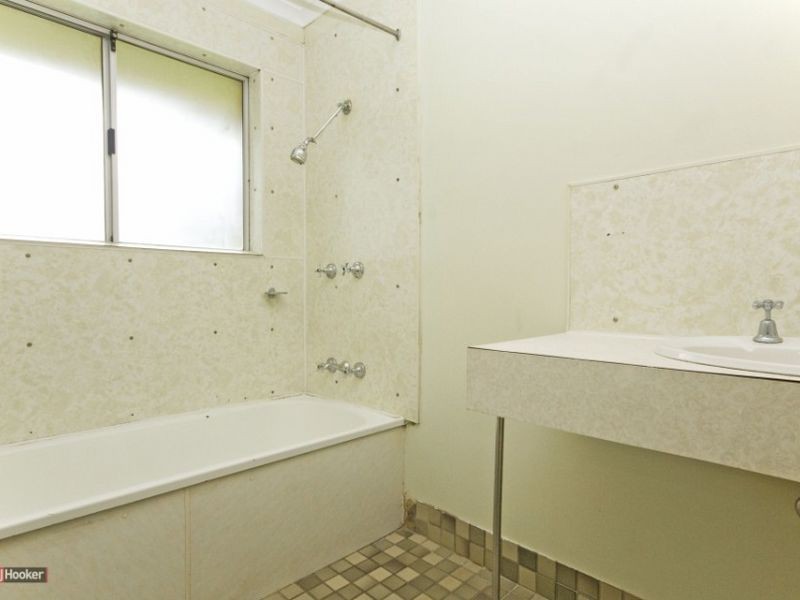 695 Browns Plains Rd, Browns Plains QLD 4118