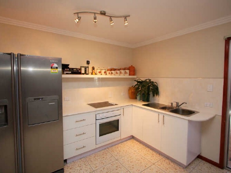 72 Peverell Street, Hillcrest QLD 4118