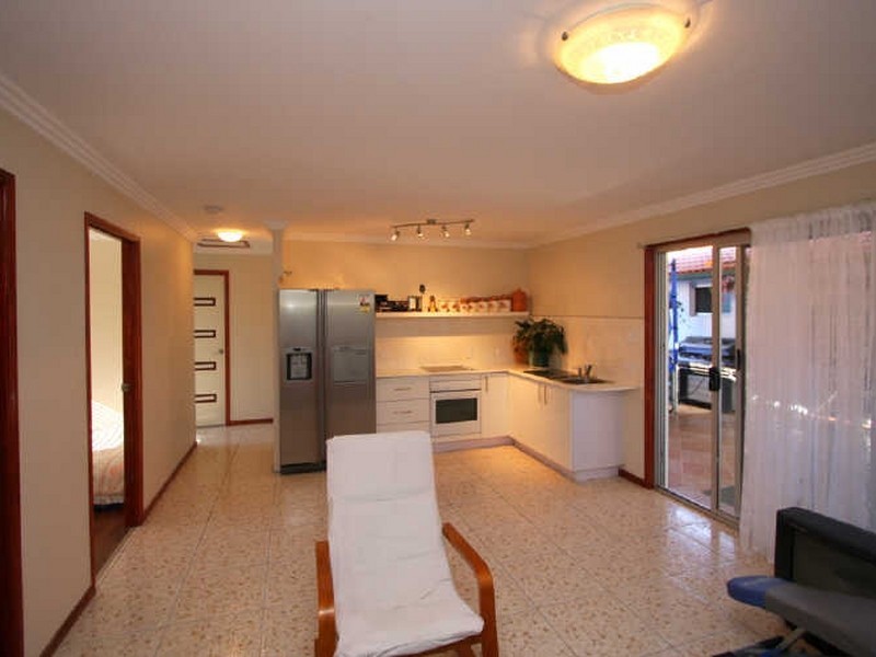 72 Peverell Street, Hillcrest QLD 4118