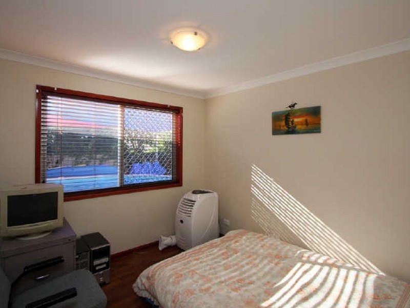 72 Peverell Street, Hillcrest QLD 4118