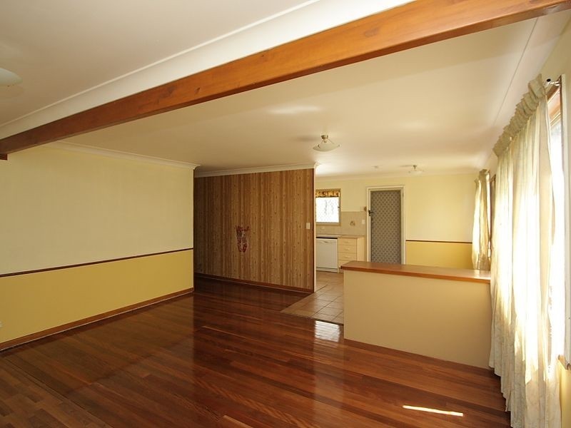 15 Bushmills Street, Hillcrest QLD 4118