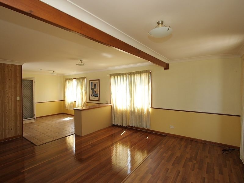 15 Bushmills Street, Hillcrest QLD 4118