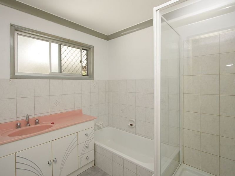 15 Bushmills Street, Hillcrest QLD 4118