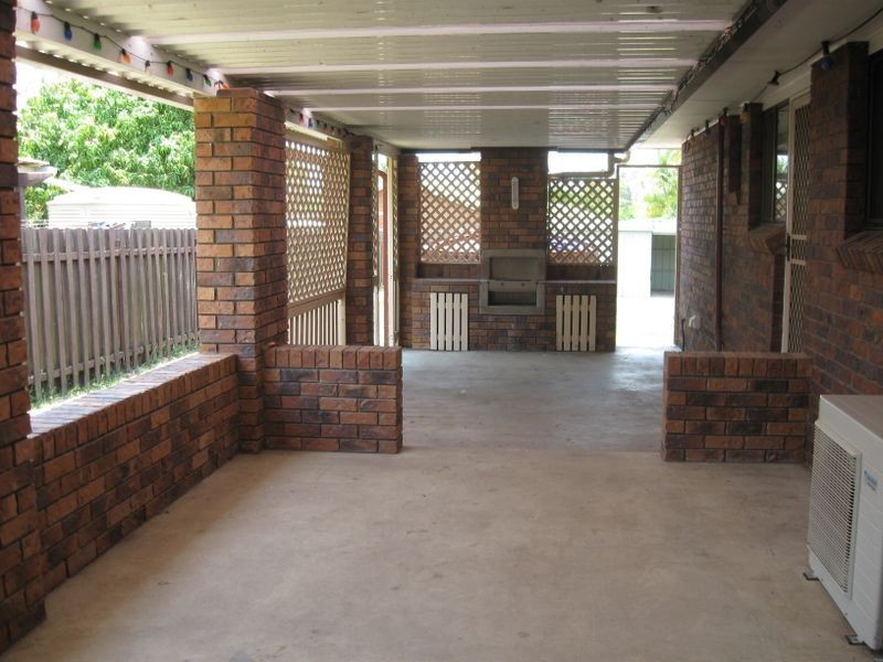 66 Peverell Street, Hillcrest QLD 4118