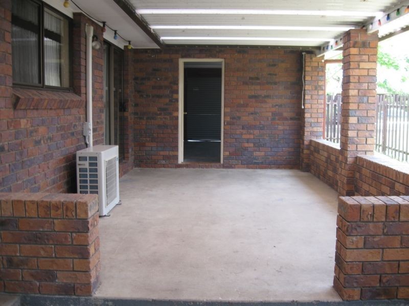 66 Peverell Street, Hillcrest QLD 4118