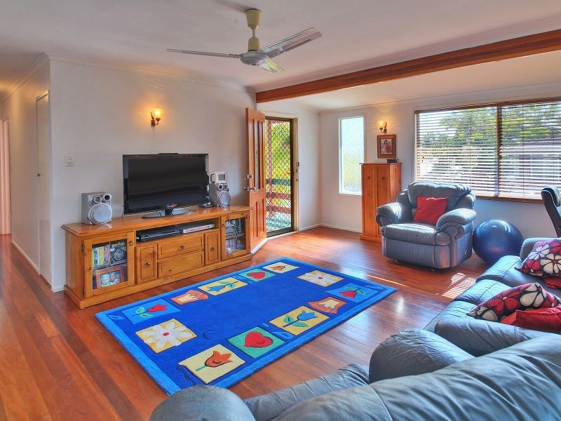 8 Brown Avenue, Logan Central QLD 4114