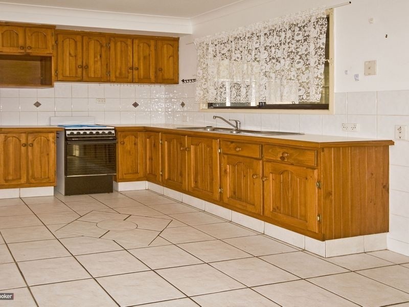 8 Clonmel Street, Regents Park QLD 4118