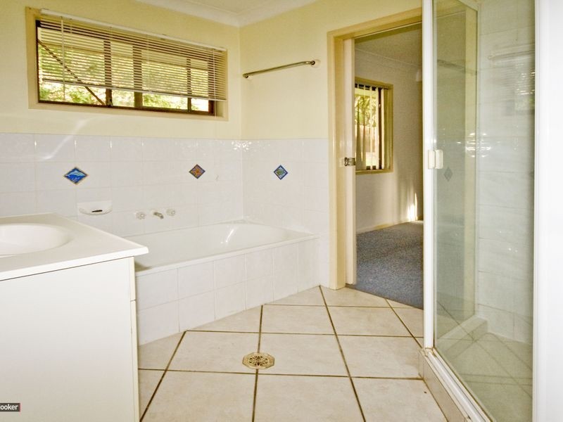 8 Clonmel Street, Regents Park QLD 4118