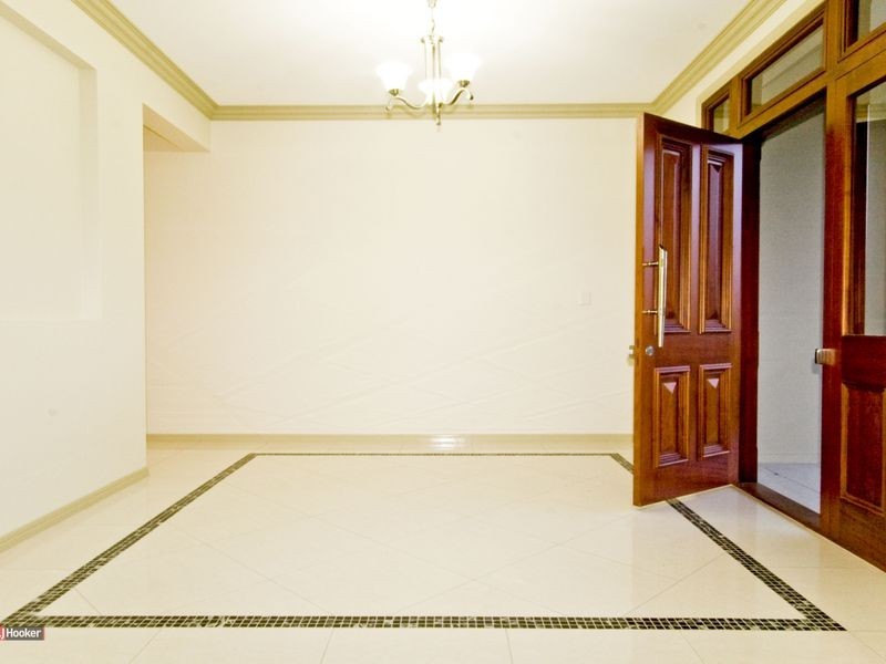 6 Thames Drive, Regents Park QLD 4118
