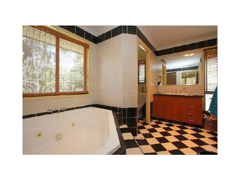 2 Jabiru Avenue, Greenbank QLD 4124