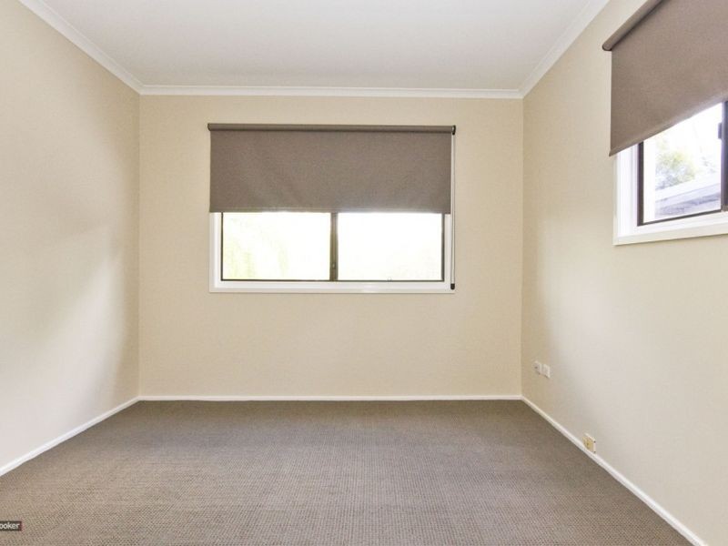 33 Strathallen Drive, Boronia Heights QLD 4124